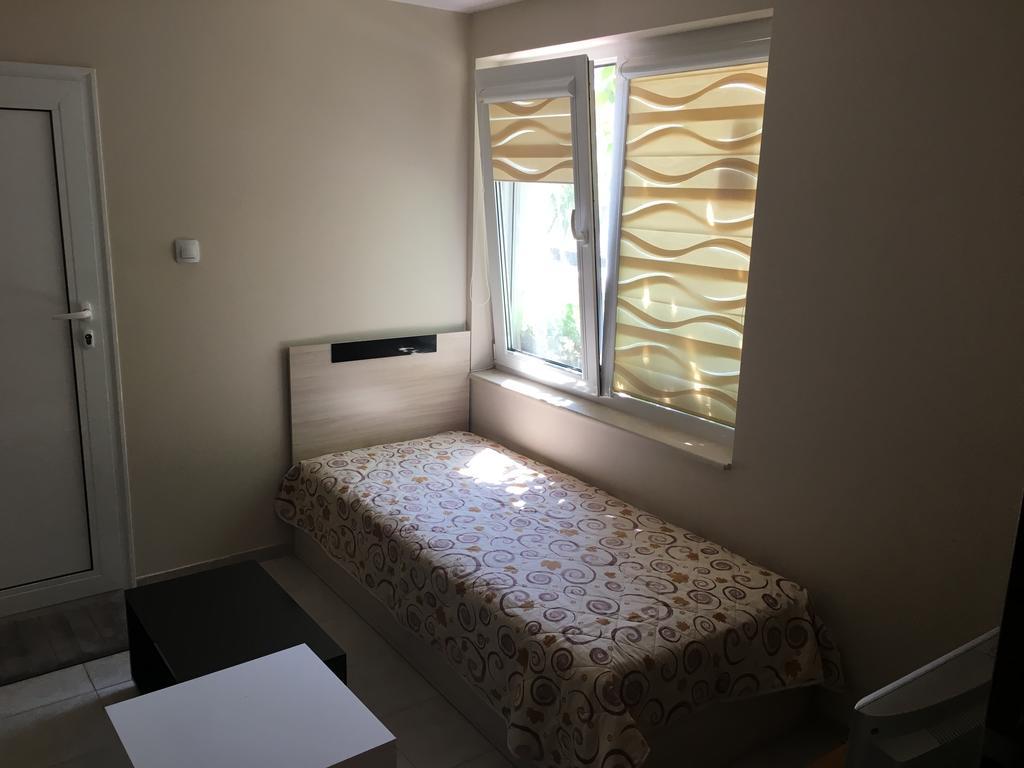 Guest House Nadezhda Hisarya Esterno foto