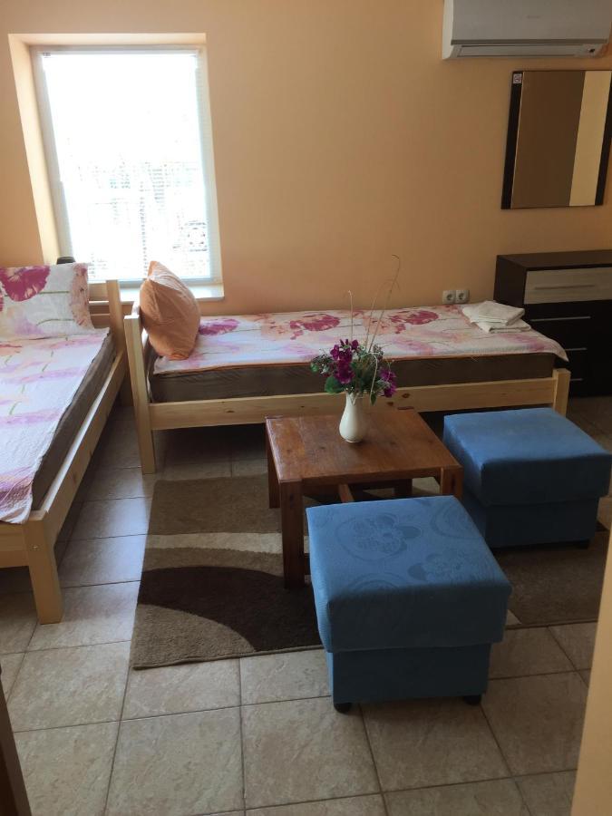 Guest House Nadezhda Hisarya Esterno foto